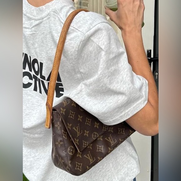 Looping Handbag Monogram Canvas Mini - Picture 2 of 13